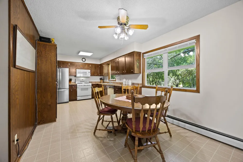 11040 N Shore Road Waconia, MN 55387