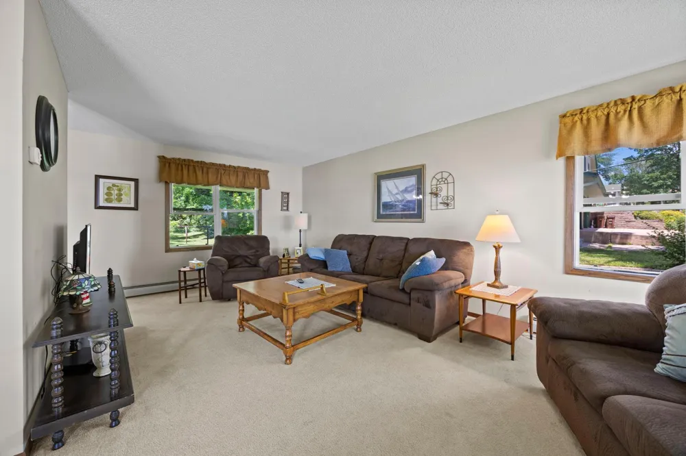 11040 N Shore Road Waconia, MN 55387