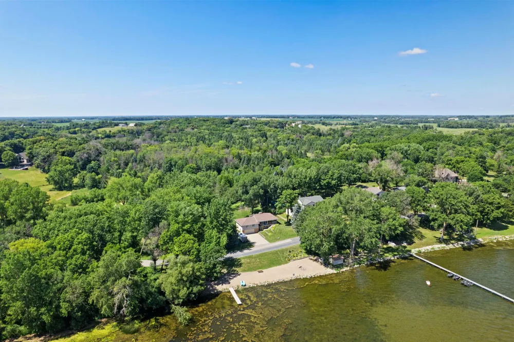 11040 N Shore Road Waconia, MN 55387