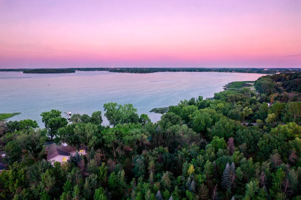 11040 N Shore Road Waconia, MN 55387