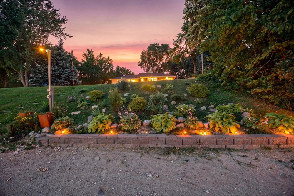 11040 N Shore Road Waconia, MN 55387