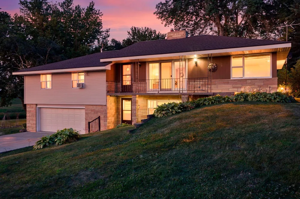 11040 N Shore Road Waconia, MN 55387