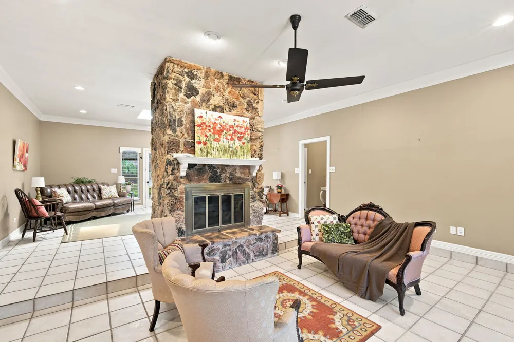 2005 Yorkstown Drive Ennis, TX 75119