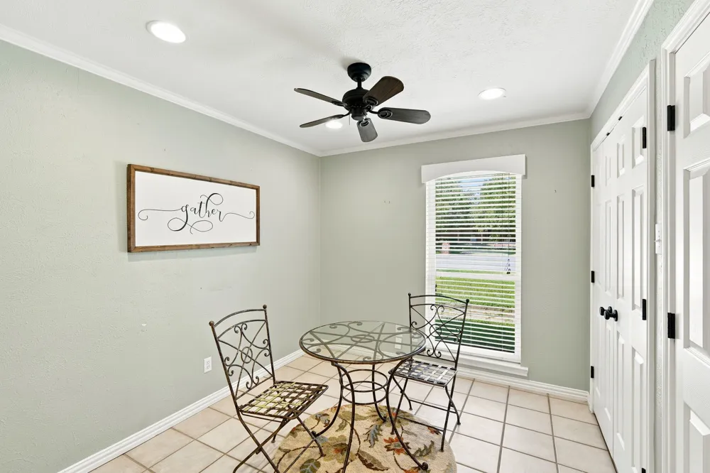 2005 Yorkstown Drive Ennis, TX 75119
