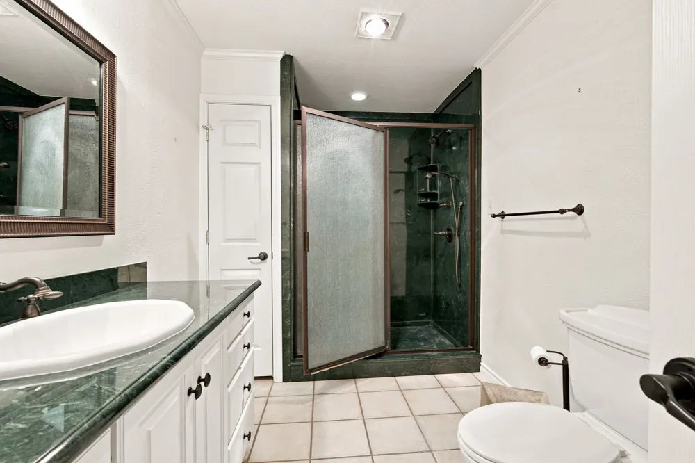 2005 Yorkstown Drive Ennis, TX 75119