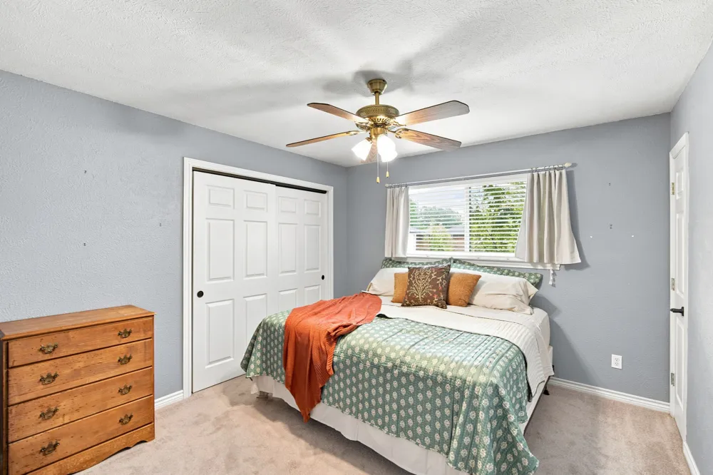 2005 Yorkstown Drive Ennis, TX 75119