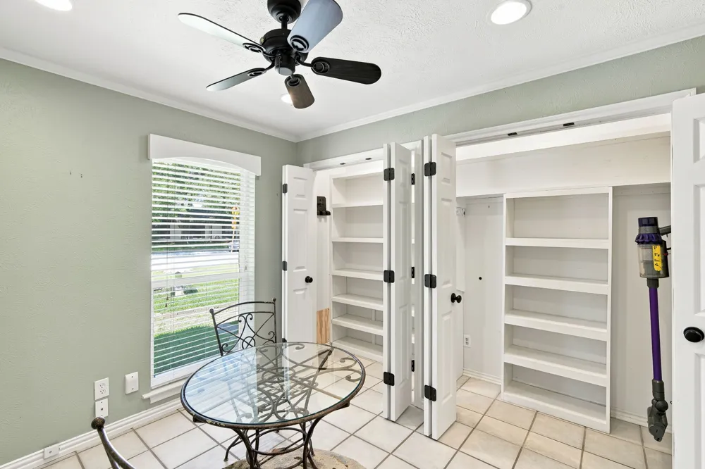 2005 Yorkstown Drive Ennis, TX 75119