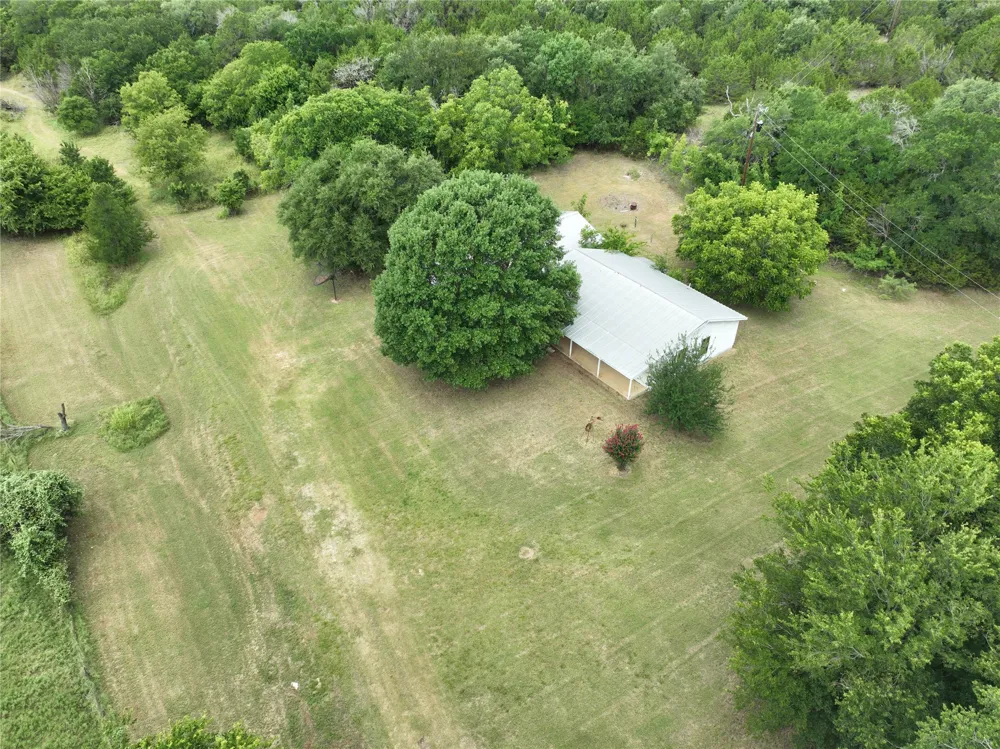 300 E 3rd Street Iredell, TX 76649