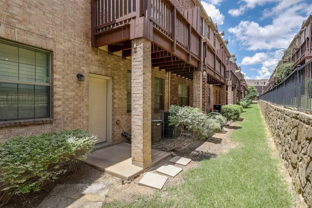 1429 Fox Run Drive Irving, TX 75063