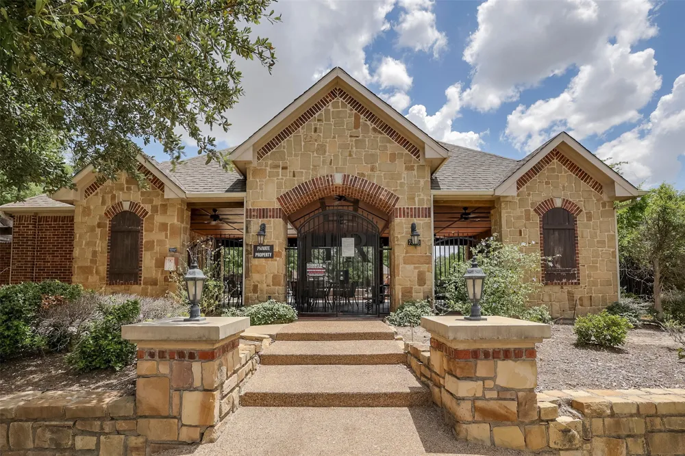 1429 Fox Run Drive Irving, TX 75063