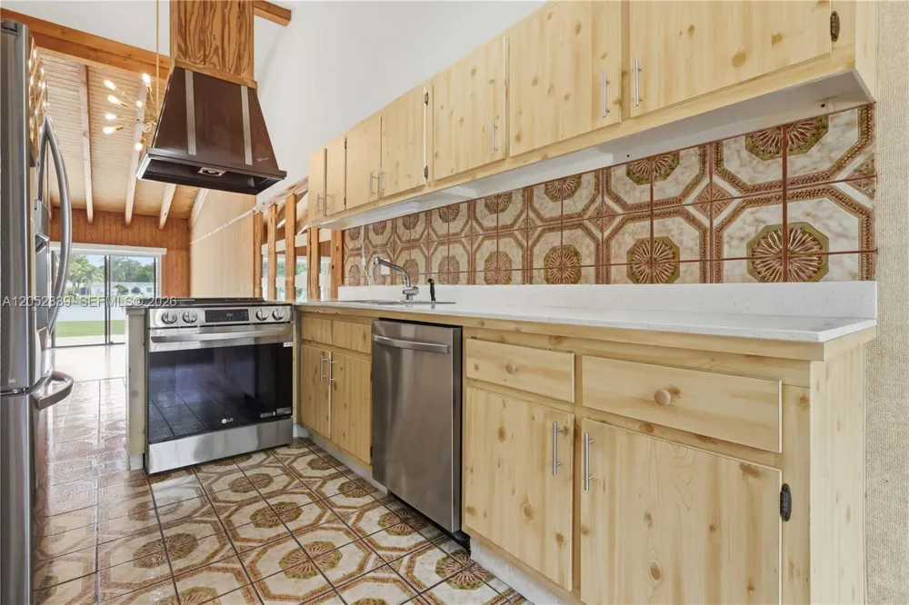 10680 Cherry Ave Pembroke Pines, FL 33026
