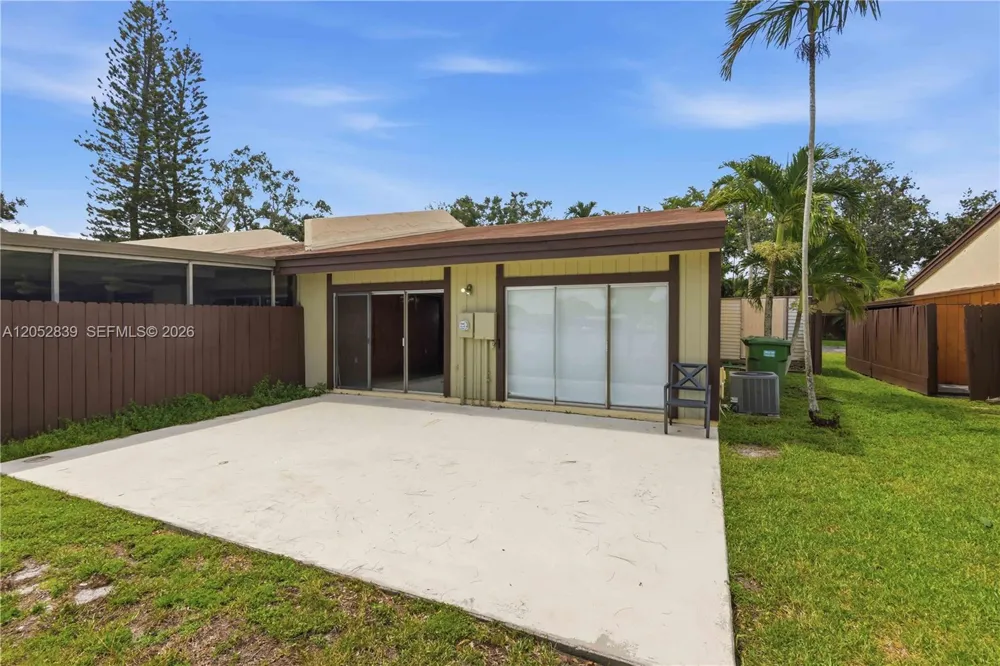 10680 Cherry Ave Pembroke Pines, FL 33026