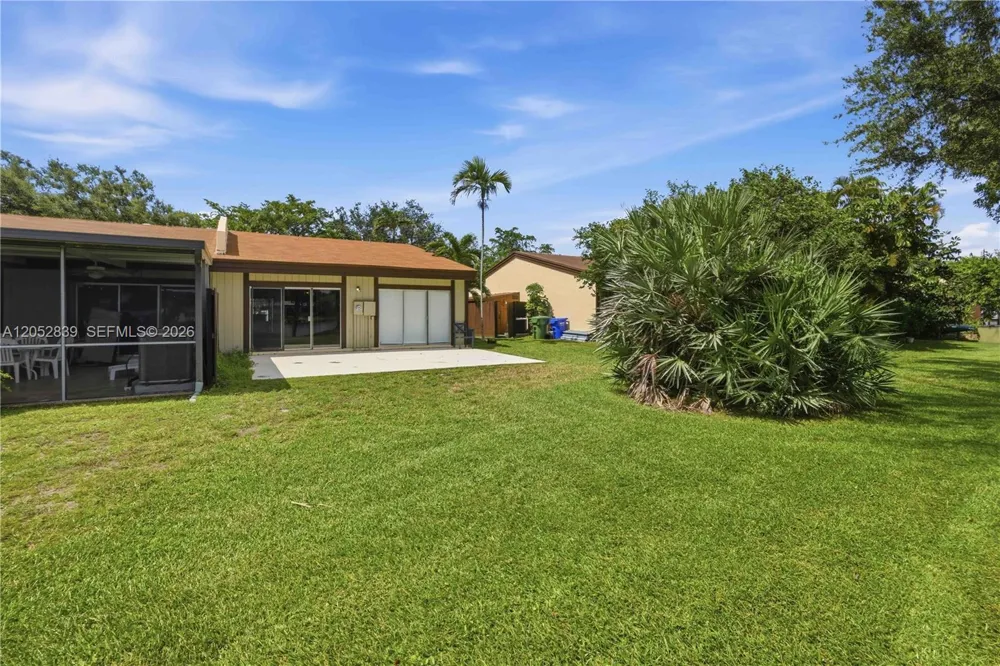 10680 Cherry Ave Pembroke Pines, FL 33026