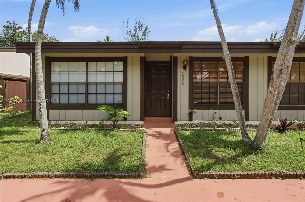 10680 Cherry Ave Pembroke Pines, FL 33026