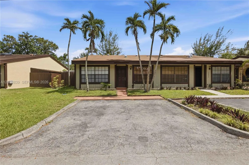 10680 Cherry Ave Pembroke Pines, FL 33026