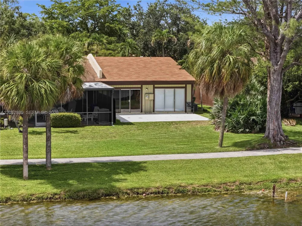10680 Cherry Ave Pembroke Pines, FL 33026