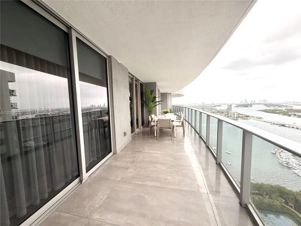 488 NE 18th St #3210 Miami, FL 33132