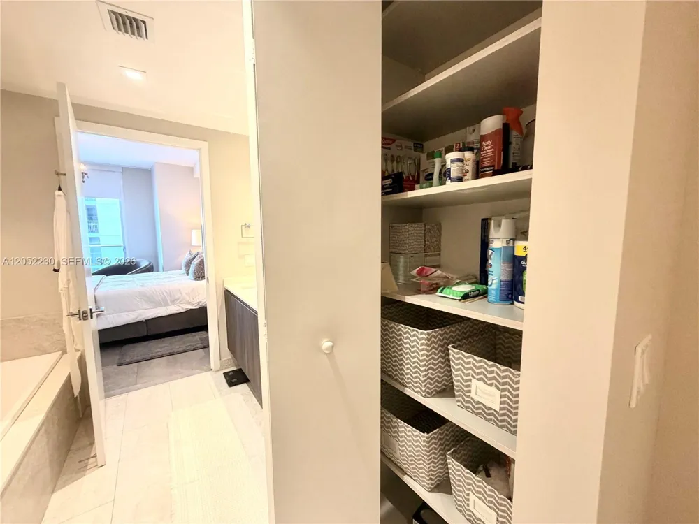 488 NE 18th St #3210 Miami, FL 33132