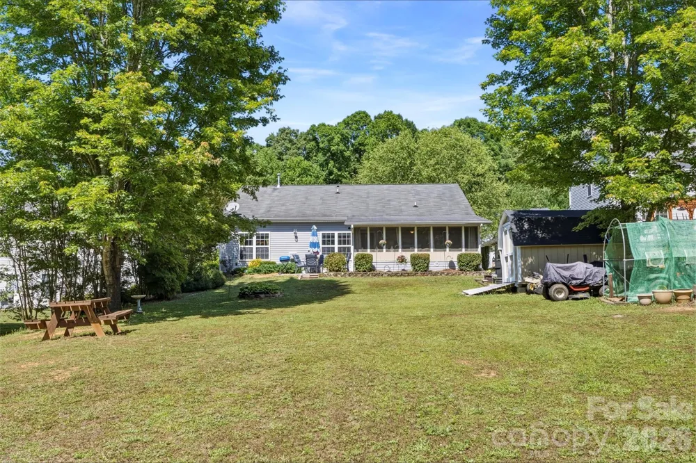 40 Ashton Bluff Circle Mount Holly, NC 28120