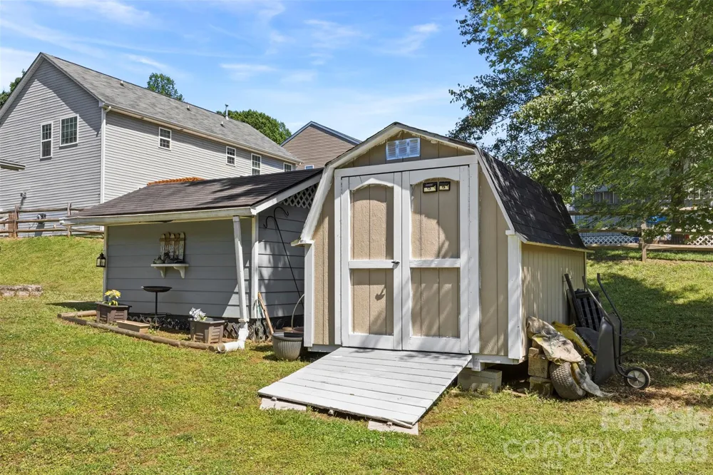 40 Ashton Bluff Circle Mount Holly, NC 28120