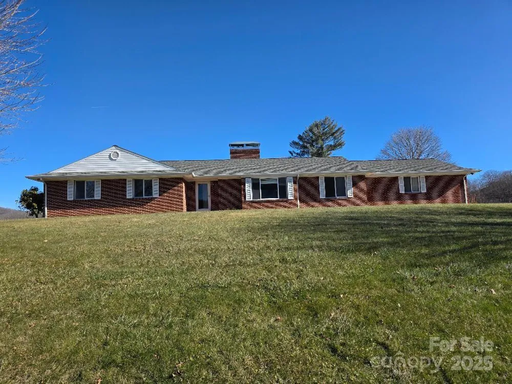 1375 E US Highway 19E Highway Burnsville, NC 28714