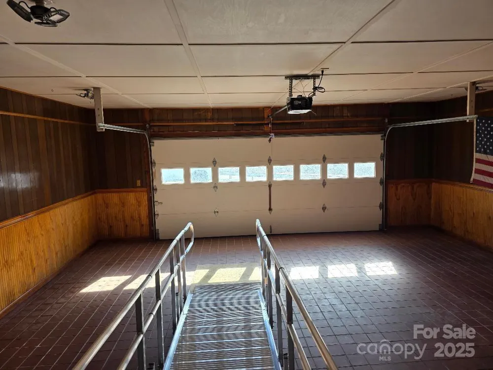 1375 E US Highway 19E Highway Burnsville, NC 28714