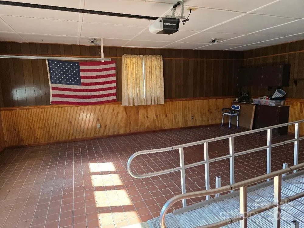 1375 E US Highway 19E Highway Burnsville, NC 28714