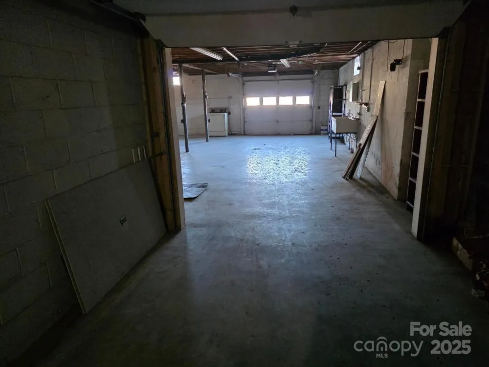 1375 E US Highway 19E Highway Burnsville, NC 28714