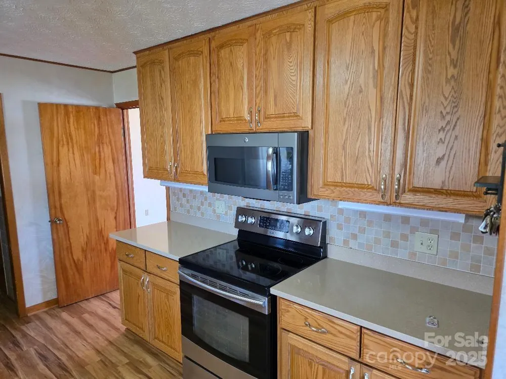 1375 E US Highway 19E Highway Burnsville, NC 28714