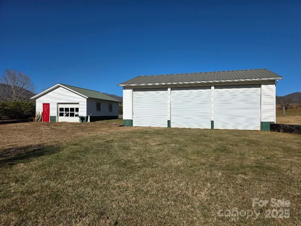 1375 E US Highway 19E Highway Burnsville, NC 28714
