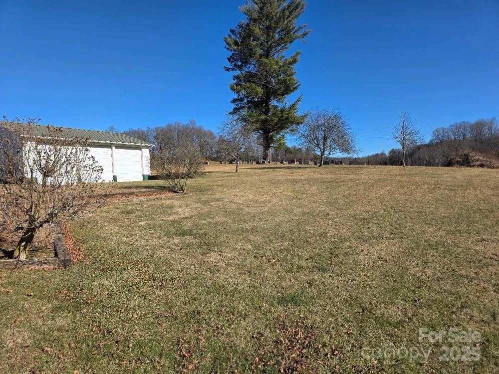 1375 E US Highway 19E Highway Burnsville, NC 28714