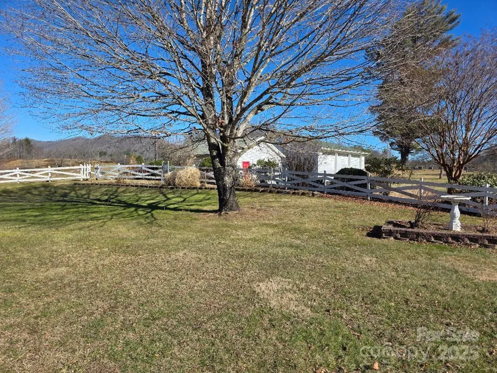 1375 E US Highway 19E Highway Burnsville, NC 28714