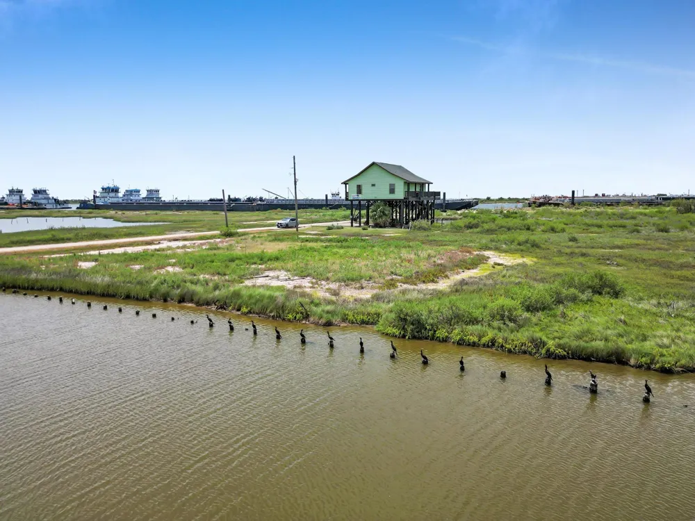 3307 Sailfish Port Bolivar, TX 77650