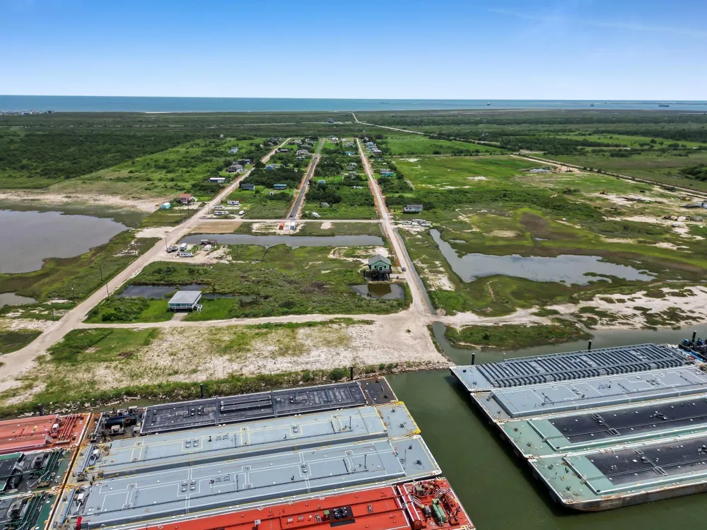 3307 Sailfish Port Bolivar, TX 77650