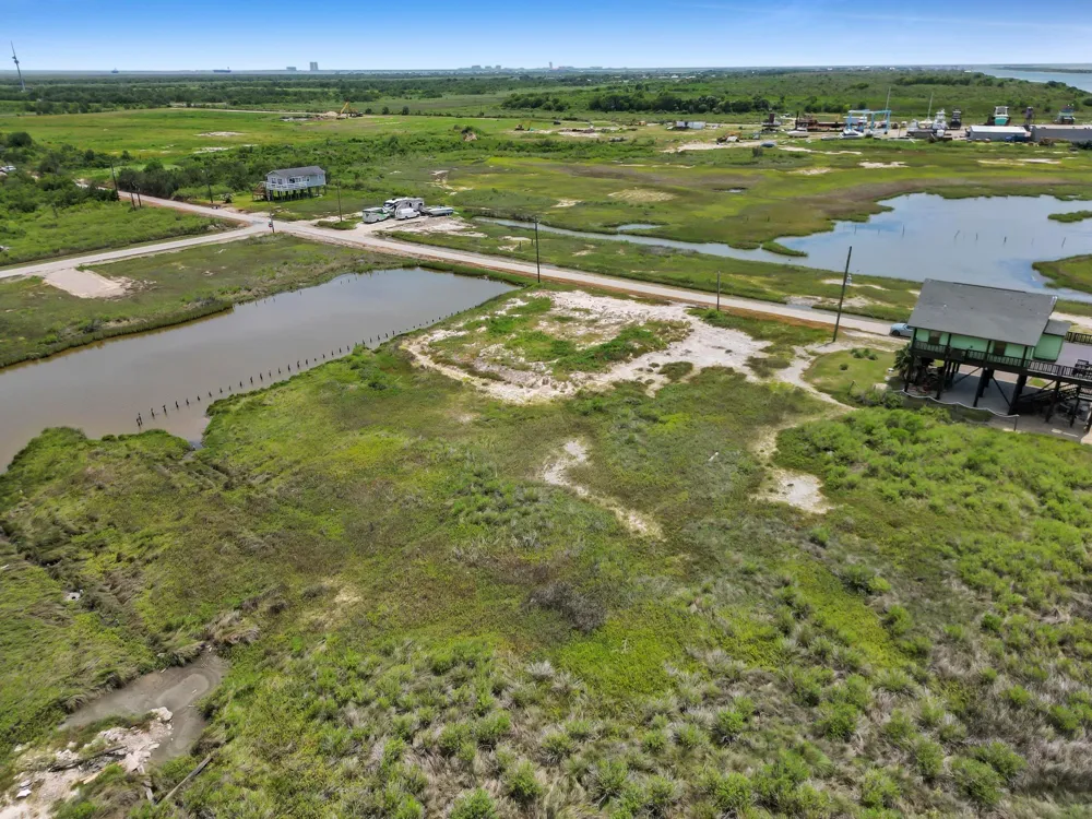 3307 Sailfish Port Bolivar, TX 77650