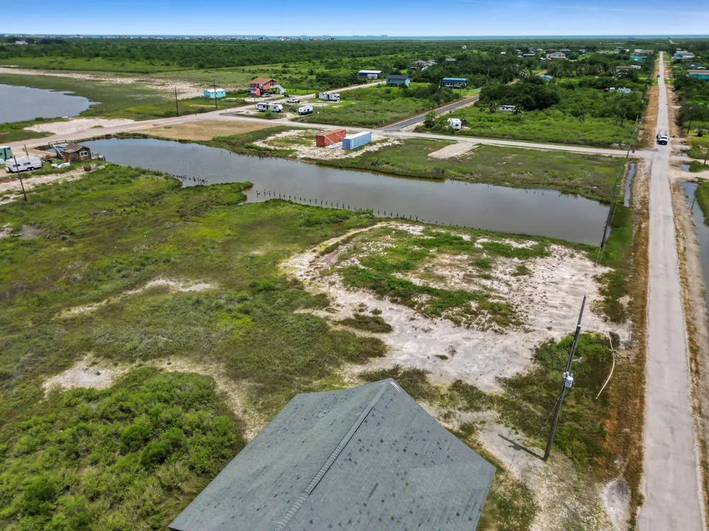 3307 Sailfish Port Bolivar, TX 77650