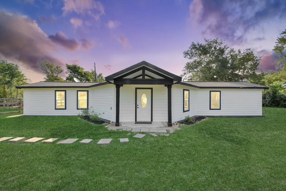 26562 Armadillo Drive Hempstead, TX 77445