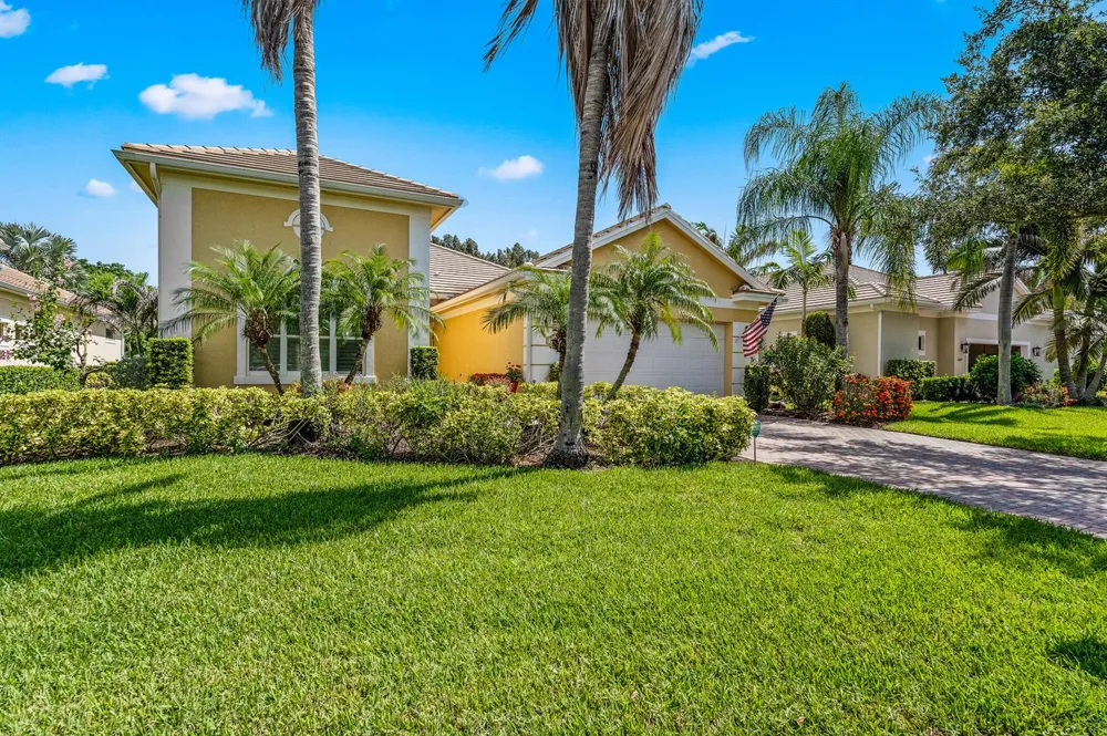 1065 RIVER WIND CIRCLE Vero Beach, FL 32967