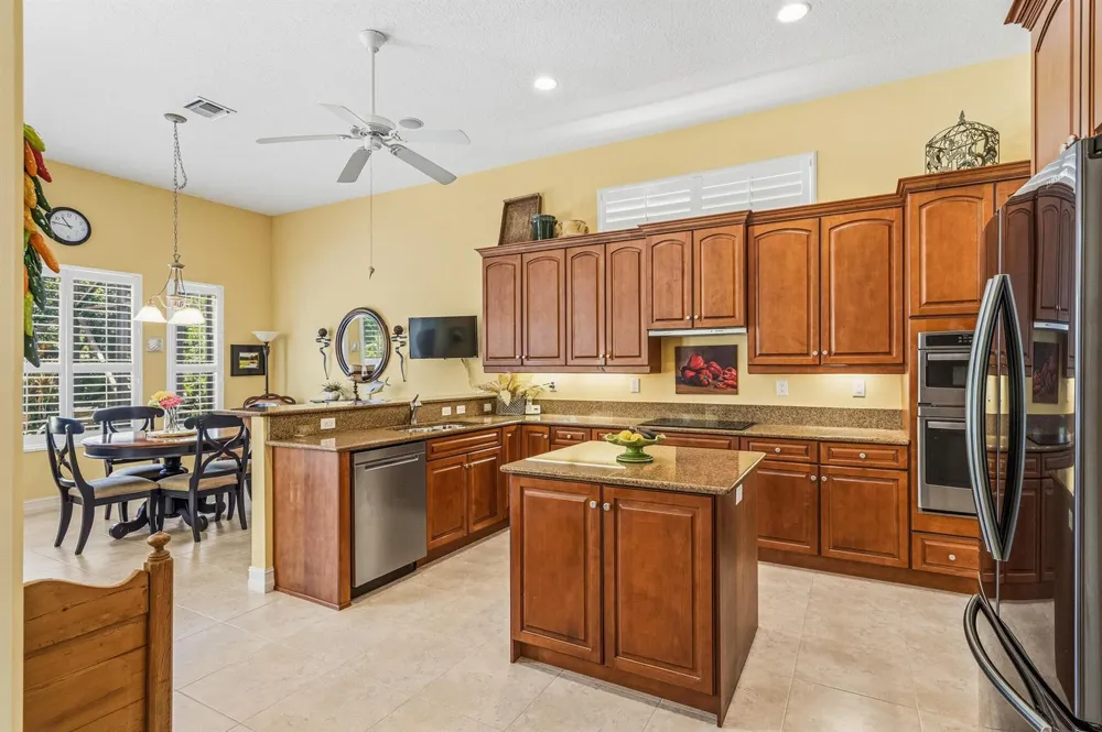 1065 RIVER WIND CIRCLE Vero Beach, FL 32967