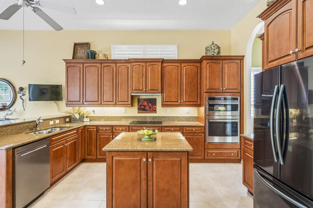 1065 RIVER WIND CIRCLE Vero Beach, FL 32967