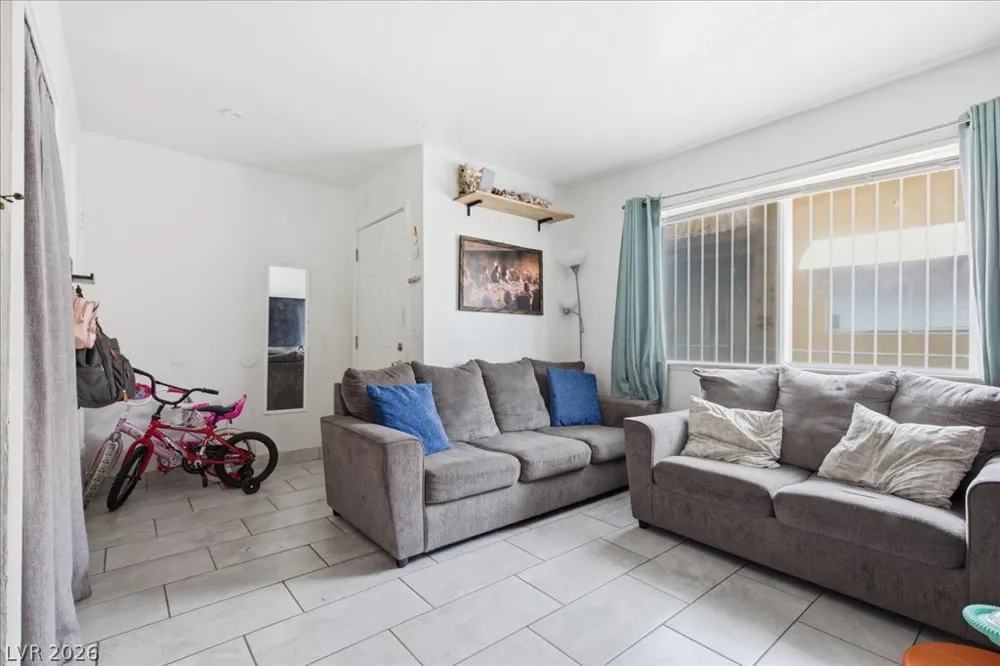6148 Camino De Rosa Drive Las Vegas, NV 89108