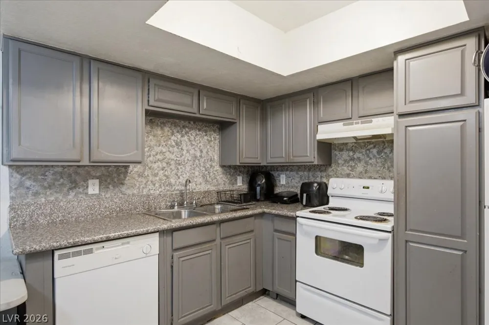 6148 Camino De Rosa Drive Las Vegas, NV 89108