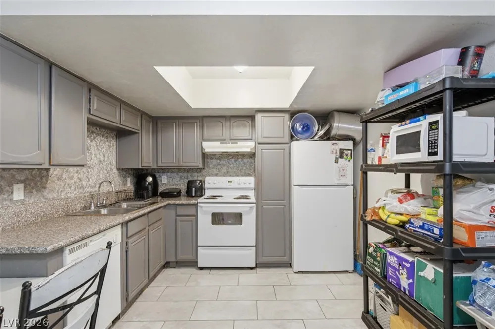 6148 Camino De Rosa Drive Las Vegas, NV 89108