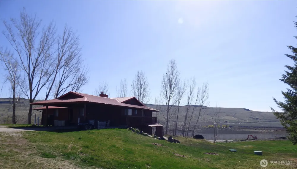 543 Jack Wells Road Bridgeport, WA 98813