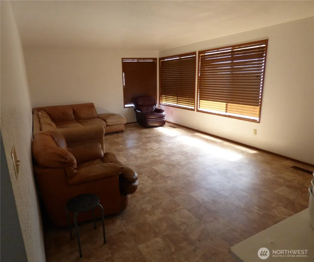 543 Jack Wells Road Bridgeport, WA 98813