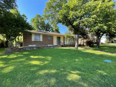 1303 Northlake Drive