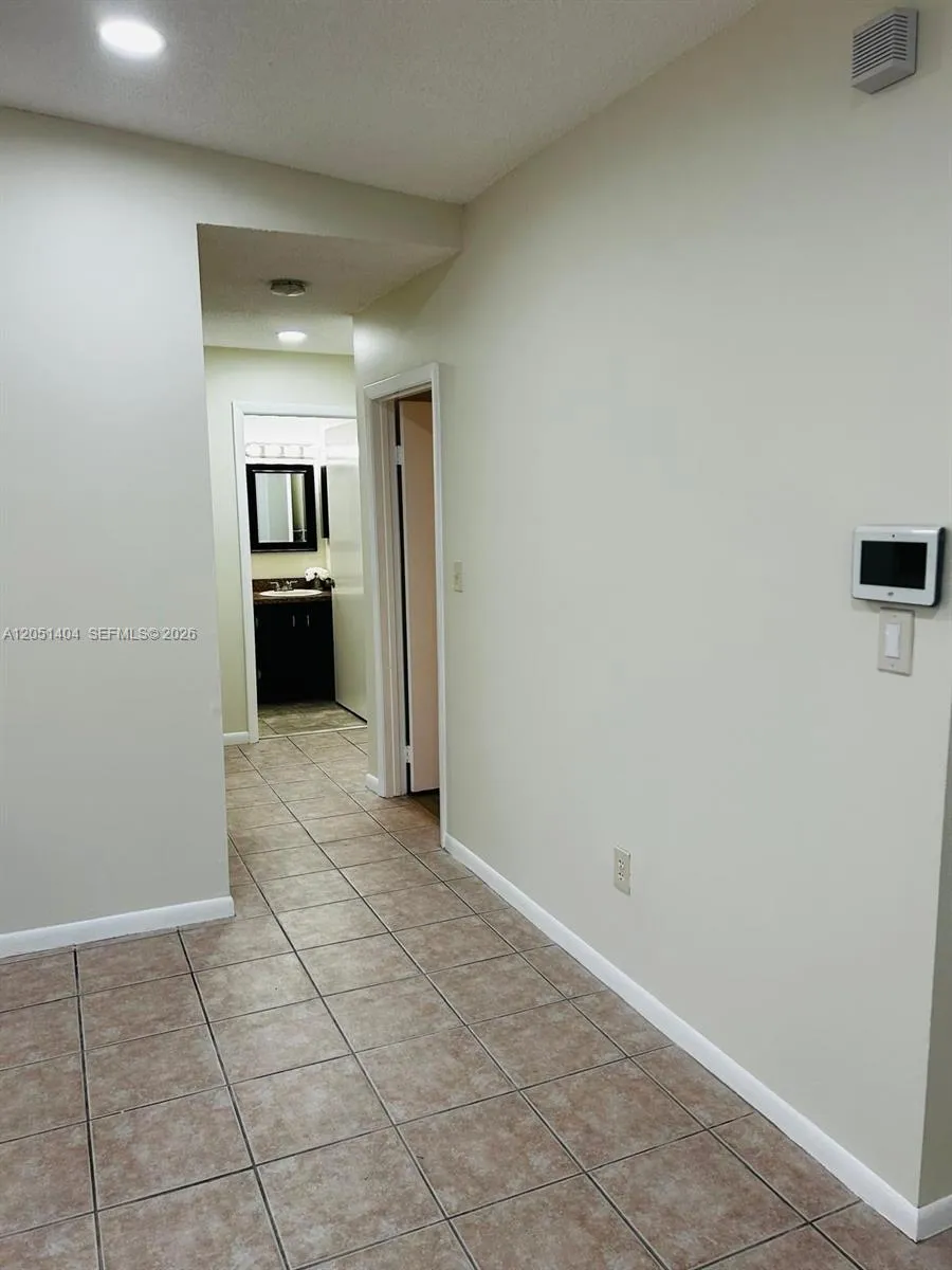 6524 NW 188th Ln Hialeah, FL 33015