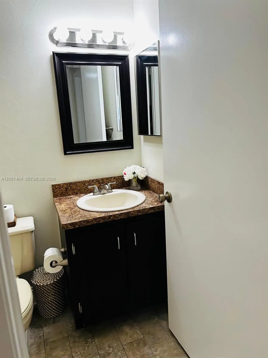 6524 NW 188th Ln Hialeah, FL 33015