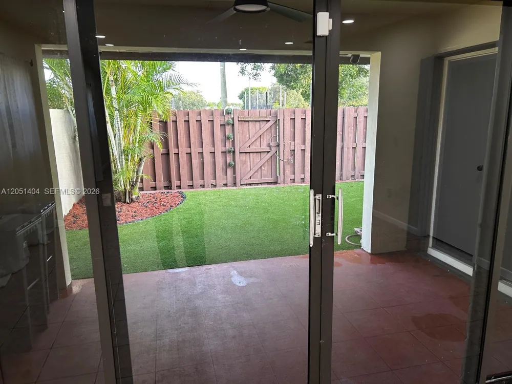 6524 NW 188th Ln Hialeah, FL 33015