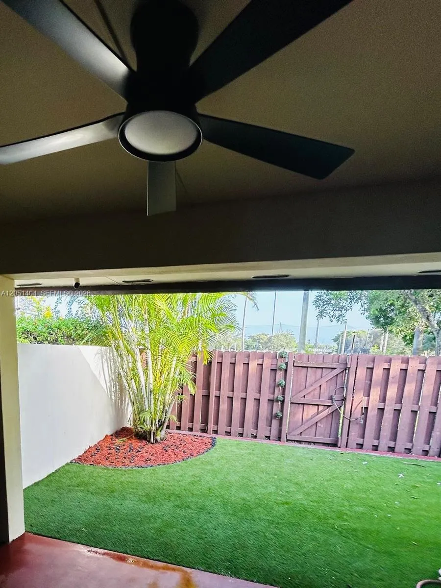 6524 NW 188th Ln Hialeah, FL 33015